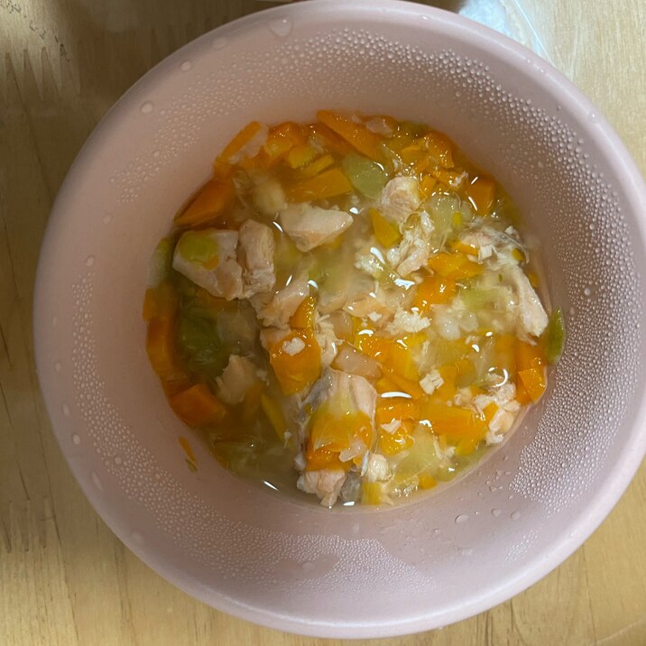 離乳食　鮭と野菜のスープ